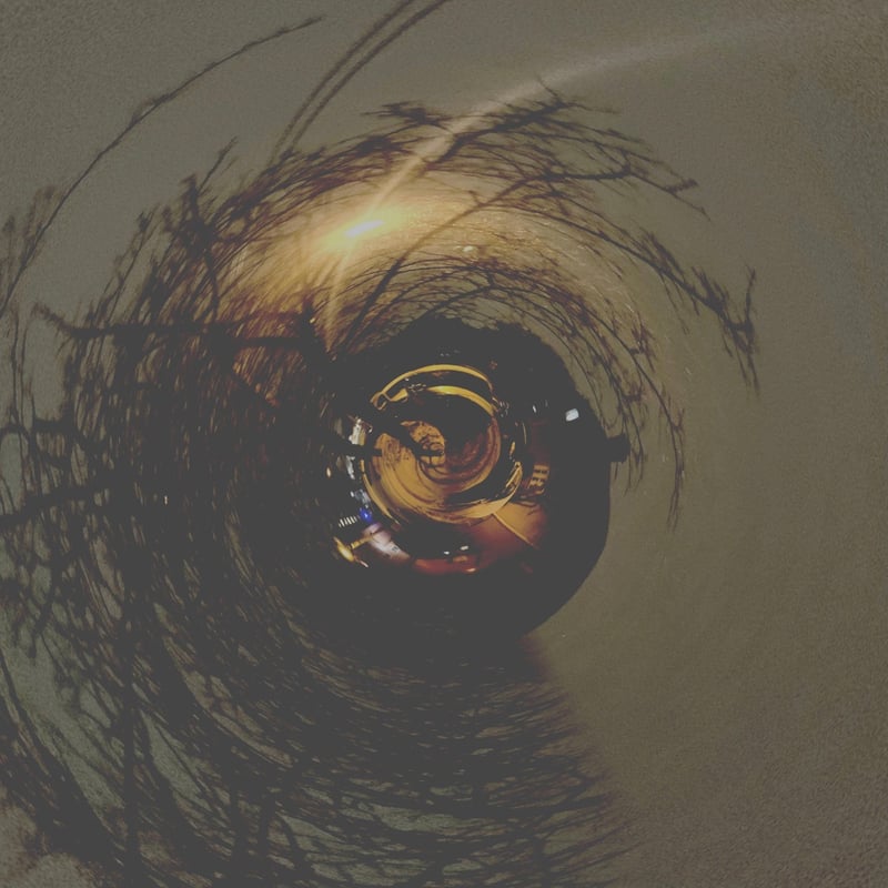 Tobilla & ayelookitsBRADY – THATS CRAZY! (feat. Vee) cover art